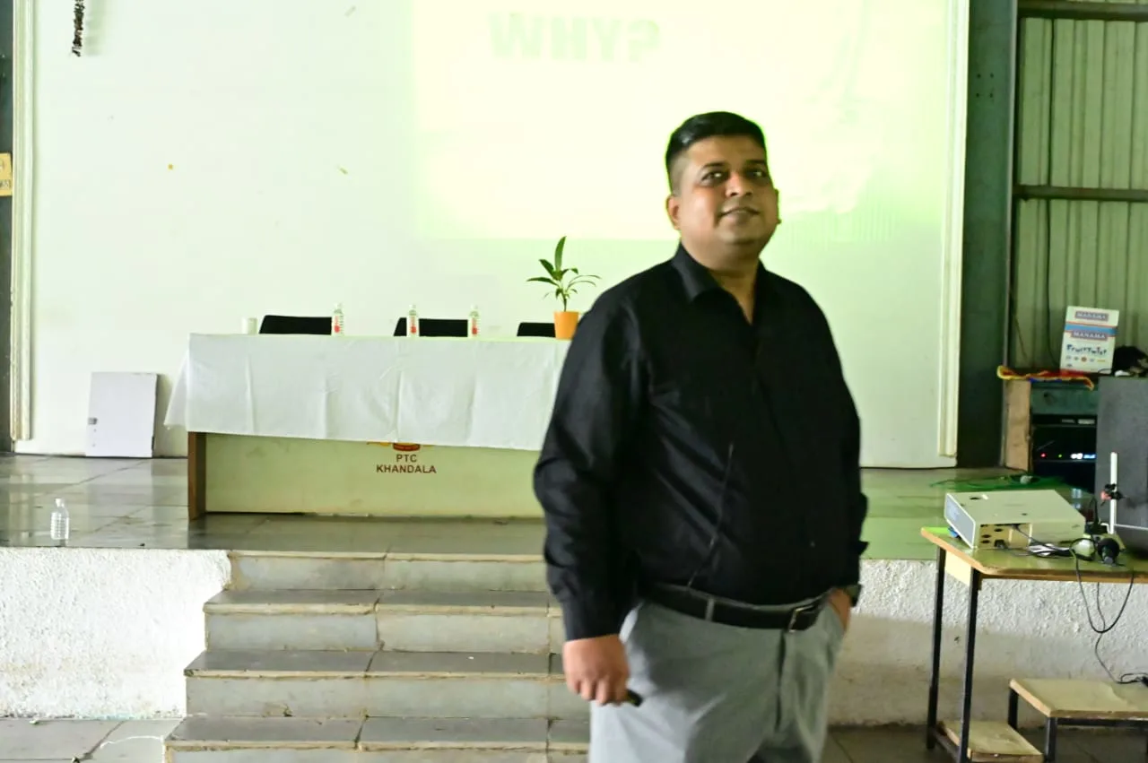 Adv. Shoeb Hakim