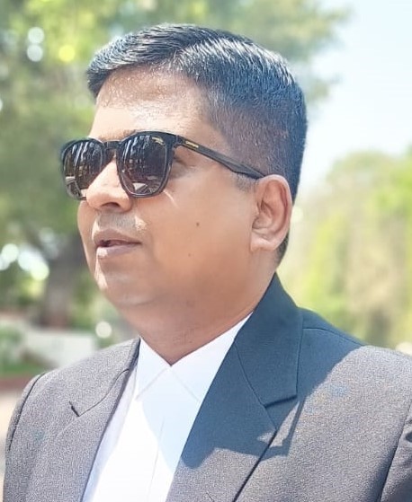 Adv. Shoeb Hakim